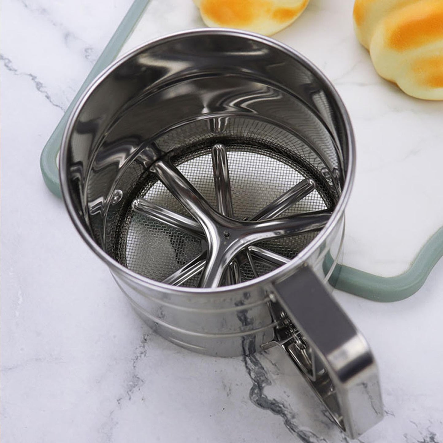 Flour Sifter Shaker, Stainless Steel Fine Mesh Screen Flour Sieve Cup For Icing Sugar Tapioca Flour Coconut Flour Cake Flour